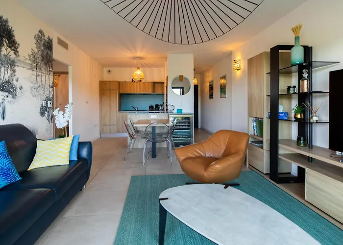 La Cle Terrasse, Proche Port,centre, Parking,clim