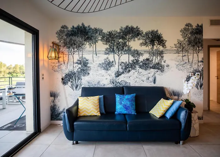 La Cle Terrasse, Proche Port,centre, Parking,clim Apartment *